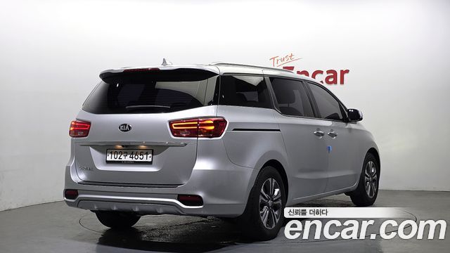Kia Canival 2019 — photo 2