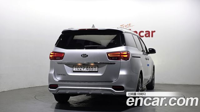 Kia Canival 2019 — photo 4