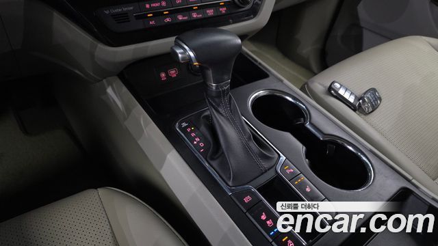 Kia Canival 2019 — photo 12