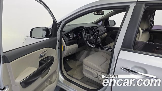 Kia Canival 2019 — photo 13