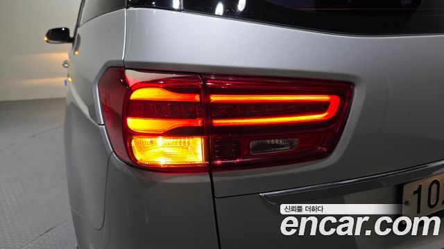 Kia Canival 2019 — photo 9