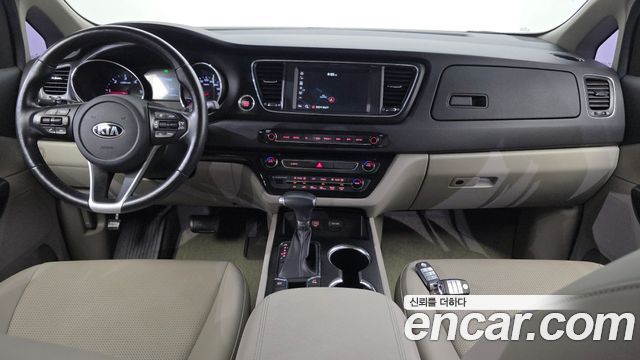 Kia Canival 2019 — photo 27