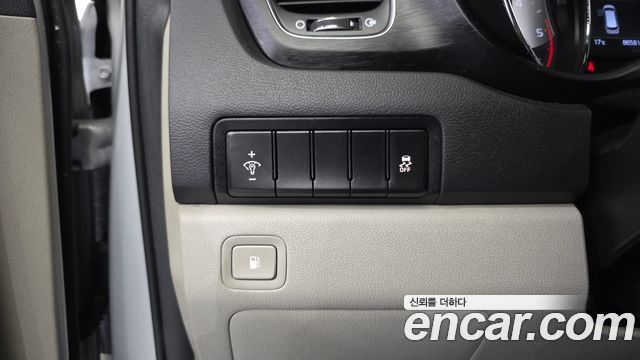 Kia Canival 2019 — photo 28