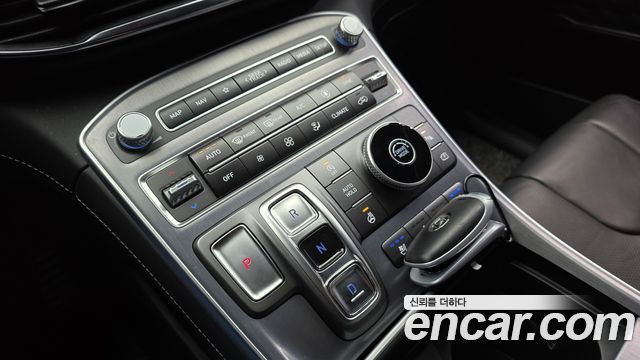 Hyundai Santafe 2022 — photo 9