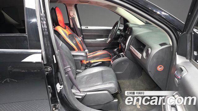 Jeep Compass 2017 — photo 11