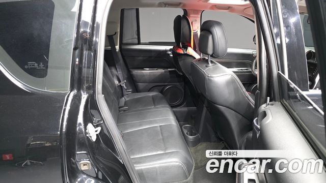 Jeep Compass 2017 — photo 12