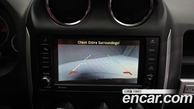 Jeep Compass 2017 — photo 16