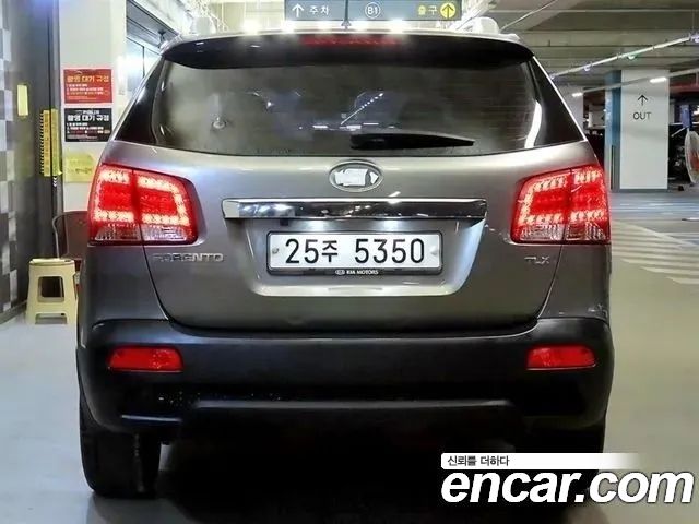 Kia Sorento 2012 — photo 4