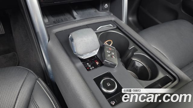 Land Rover Discovery 2022 — photo 9