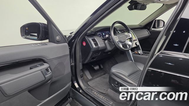 Land Rover Discovery 2022 — photo 10