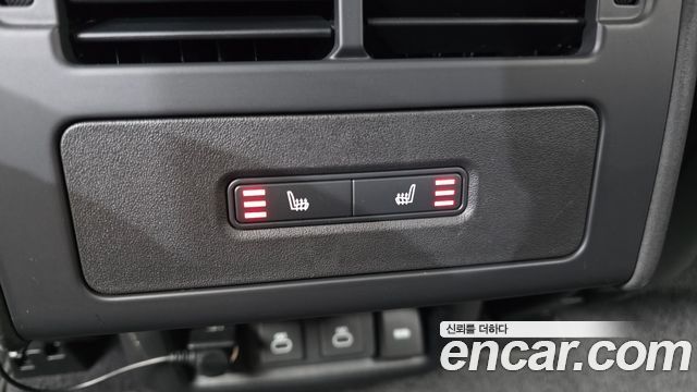 Land Rover Discovery 2022 — photo 18