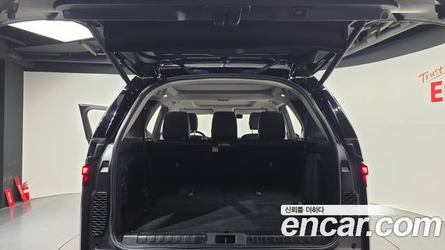 Land Rover Discovery 2022 — photo 20