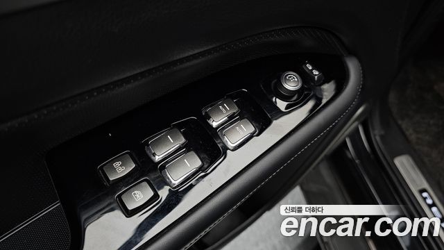 KG Mobility Rexton 2018 — photo 22