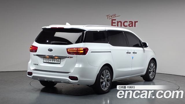 Kia Canival 2020 — photo 2