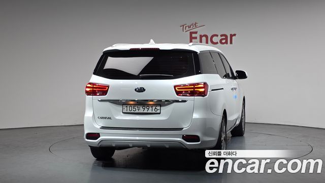 Kia Canival 2020 — photo 4