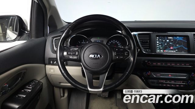 Kia Canival 2020 — photo 18