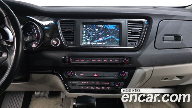 Kia Canival 2020 — photo 19