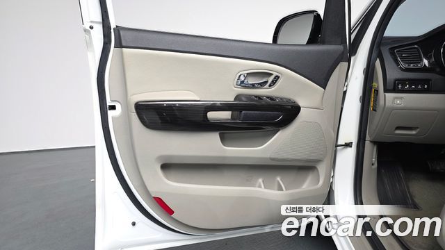 Kia Canival 2020 — photo 14