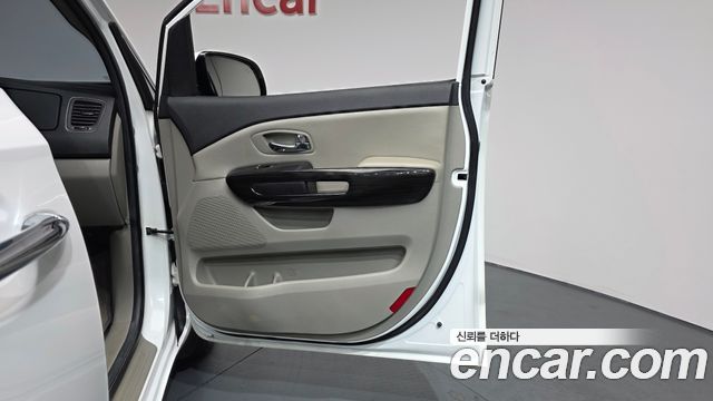 Kia Canival 2020 — photo 15