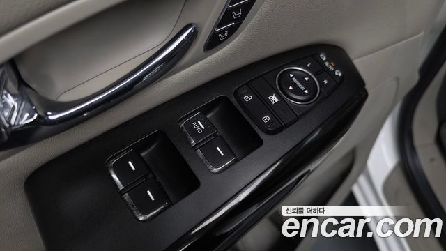 Kia Canival 2020 — photo 27