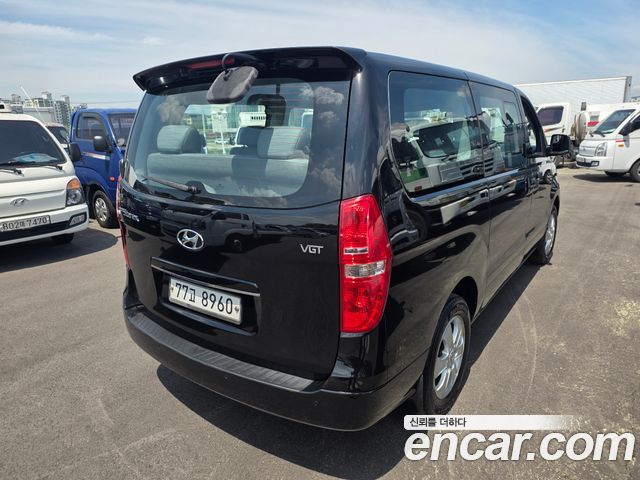 Hyundai Starex 2015 — photo 2
