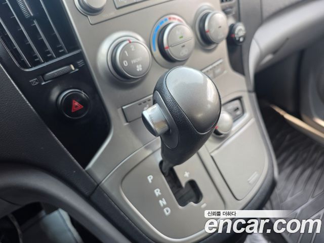 Hyundai Starex 2015 — photo 8