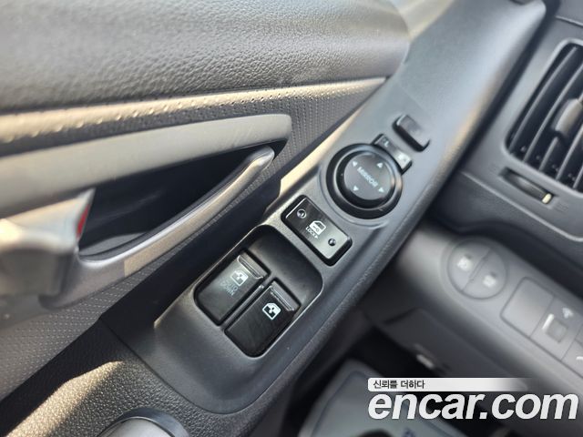 Hyundai Starex 2015 — photo 11