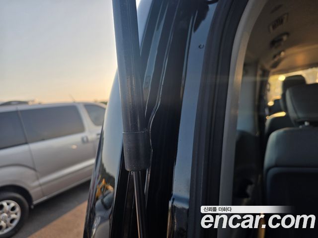 Hyundai Starex 2015 — photo 19