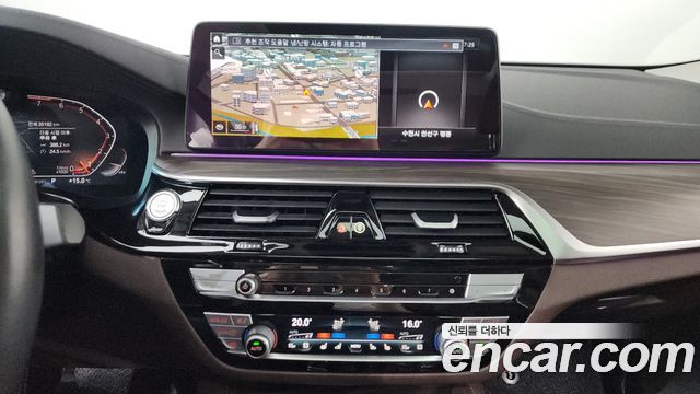 BMW Gran Turismo 2021 — photo 19