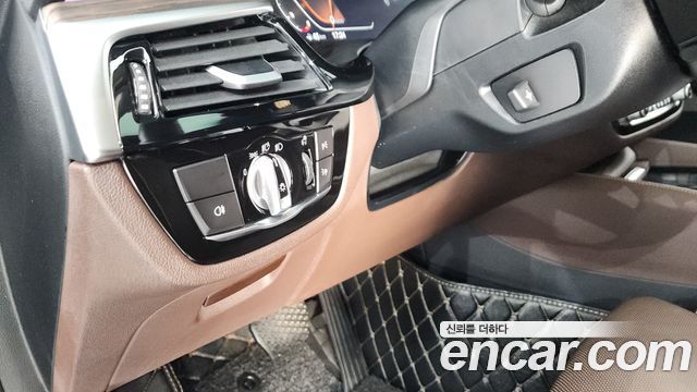 BMW Gran Turismo 2021 — photo 24
