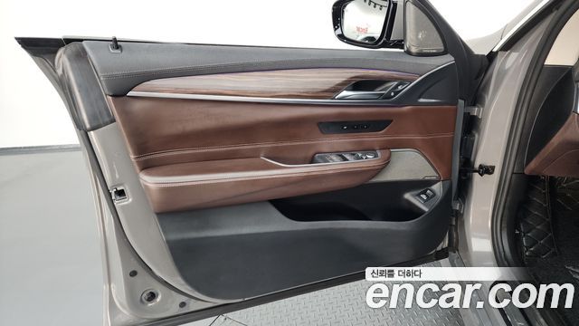 BMW Gran Turismo 2021 — photo 14