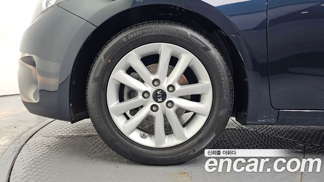 Kia K3 2016 — photo 5