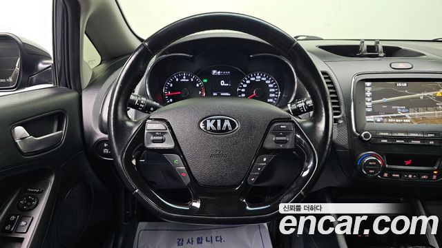 Kia K3 2016 — photo 15
