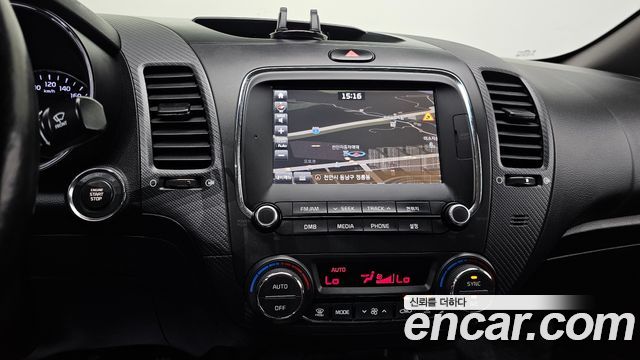Kia K3 2016 — photo 17