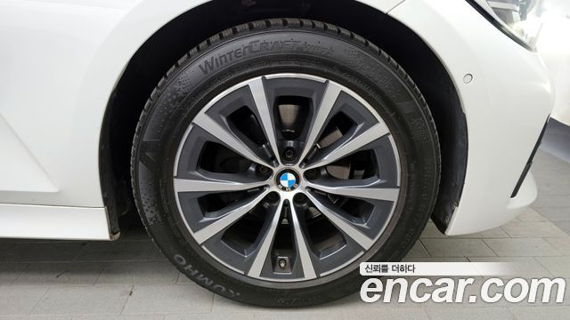 BMW 3-Series 2019 — photo 7