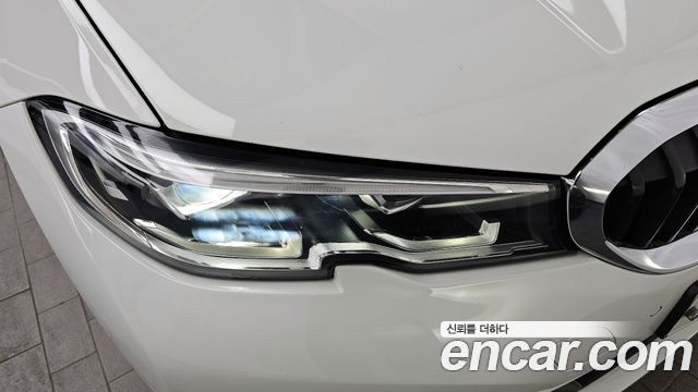BMW 3-Series 2019 — photo 8