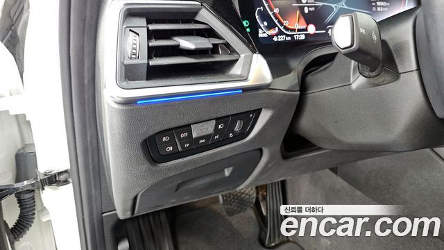 BMW 3-Series 2019 — photo 29