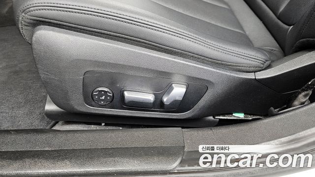 BMW 3-Series 2019 — photo 31