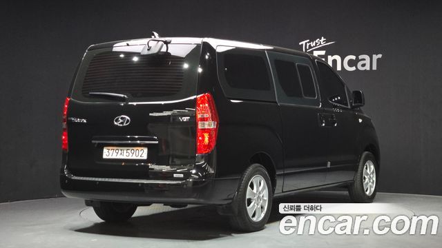 Hyundai Starex 2021 — photo 2