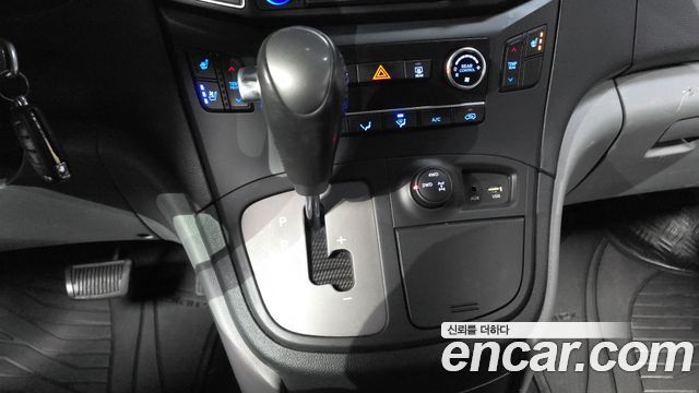 Hyundai Starex 2021 — photo 12