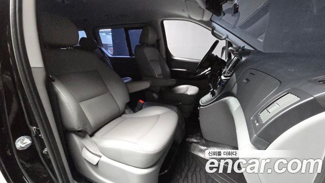 Hyundai Starex 2021 — photo 13