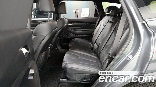 Hyundai Santafe 2022 — photo 18