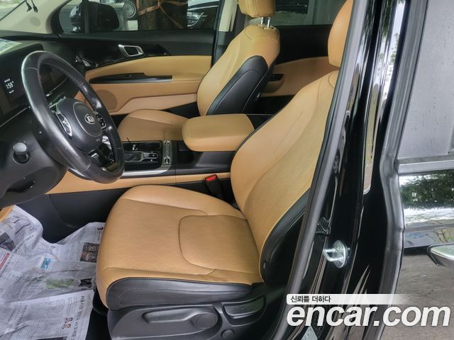 Kia Canival 2021 — photo 7