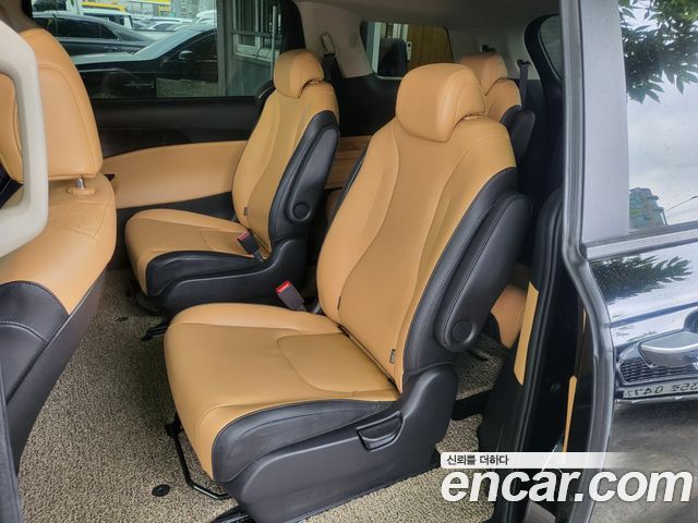 Kia Canival 2021 — photo 8