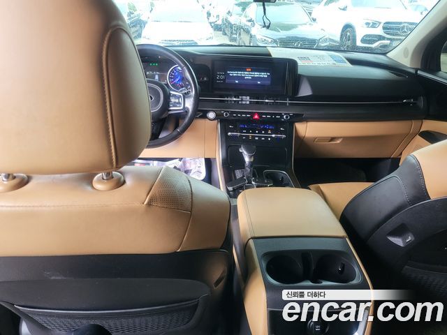 Kia Canival 2021 — photo 16