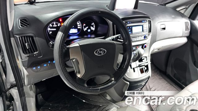 Hyundai Starex 2021 — photo 13