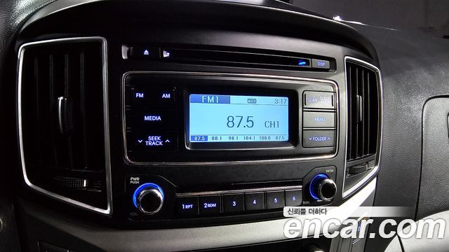 Hyundai Starex 2021 — photo 16