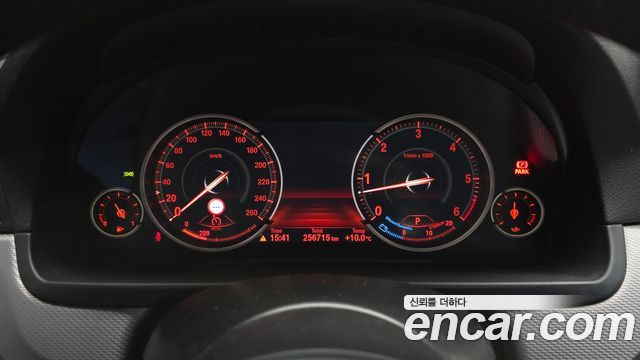 BMW 5-Series 2014 — photo 8