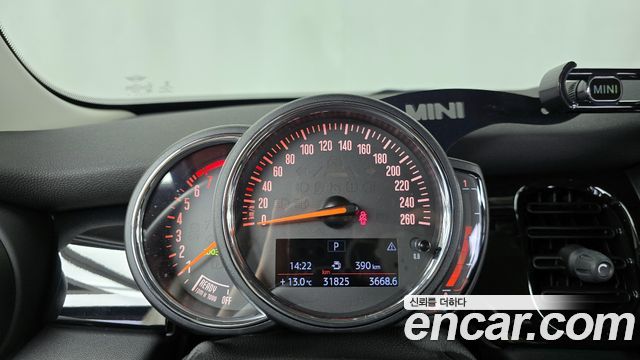 Mini Cooper 2023 — photo 11