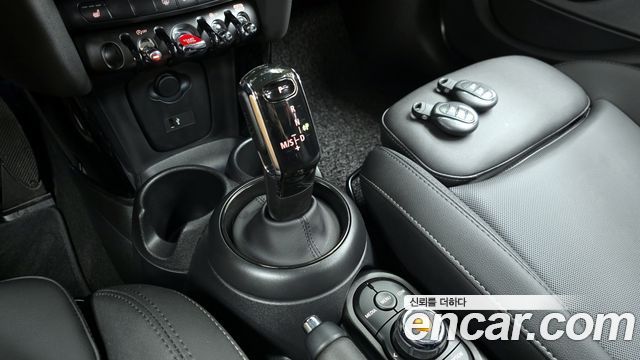 Mini Cooper 2023 — photo 12